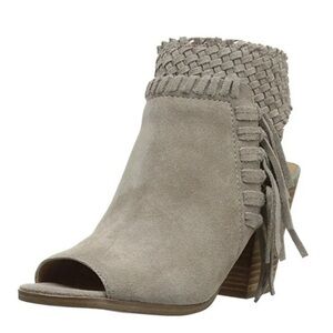 LUCKY BRAND LK-OINTLEE LEATHER FRINGE HEELED BOOTIES